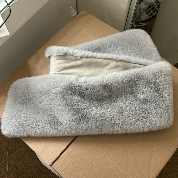 Michael kors scarf lite gray brand new - Picture 5 of 5